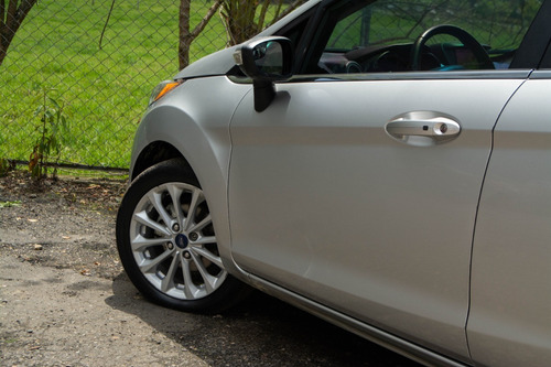 Imagen 13 de 16 de Ford Fiesta Sedan Titanium At 2017
