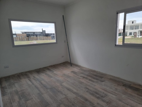 Imagen 8 de 13 de Casa A Estrenar Con Pileta En Lagos De Canning