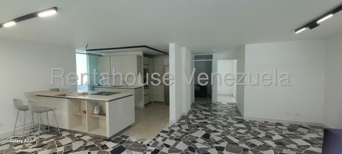 Apartamento Piso Medio Remodelado 160 M² 3h, 3b, 1p, Residencias Puerto Santo Con Piscina Pozo De Agua En Venta En Los Palos Grandes Avenida 4ta Y 5ta Transversal Caracas