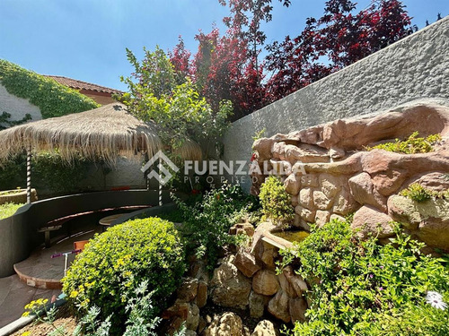 Casa En Venta De 3 Dorm. En La Reina