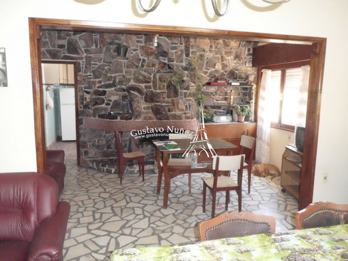 Casa En Piriã¡polis, 3 Dormitorios *- Ref: 2872