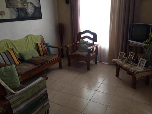 Imagen 2 de 6 de Town House En Venta Urb Alta Vista
