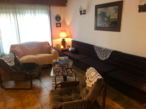 Imagen 5 de 23 de Chalet 4 Ambientes Con Dependencia De Servicio .