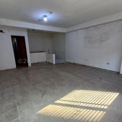 Edificio Con Oficinas, Area De Deposito, 750 Mts En Venta Av Bolivar Valencia Carabobo Lf24-16394