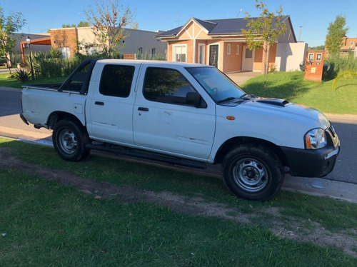 Nissan Np300