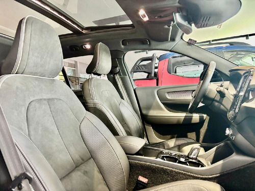 Volvo XC40 1.5 T5 HYBRID MOMENTUM GEARTRONIC