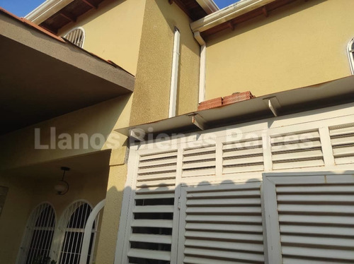 Imagen 15 de 17 de Casa Venta Urb Providencia Final Casanova G. Lado De La Uba