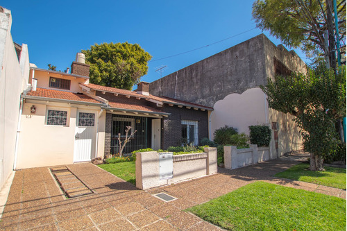 Retasado! Chalet  En Venta Con Gran Fondo En Carapachay, Vicente López, G.b.a. Zona Norte