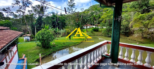 Linda Chácara Com Lago, Nascente E Pisicina Em Juquitiba