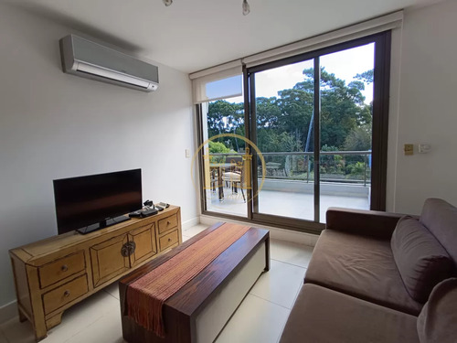 Vendo Apartamento, 1 Dormitorio Y Medio, Edificio De Lujo Con Amenities, Punta Del Este, Maldonado