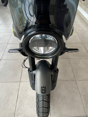 Husqvarna Svartpilen 250-fin@nci@la Cuota Fija-bluetooth-gps