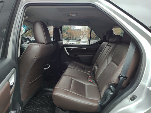 Imagen 16 de 20 de Toyota Sw4 2018 Srx 4x4 At 7 Asientos Hilux Abasto Motors