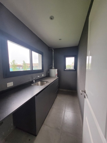 Casa En Venta 4 Amb. A Estrenar Barrio Santa Rita-canning