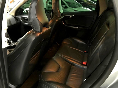 Volvo Xc60 2.0 T5 R Design Turbo Gasolina 4p Automático