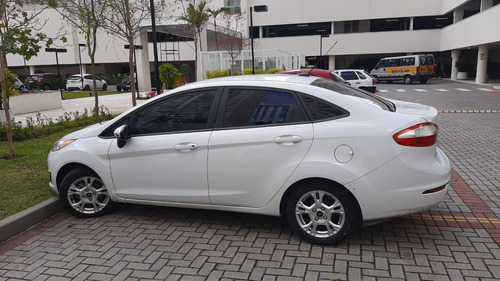 Ford New Fiesta Sedan Power Shift 1,6 16v