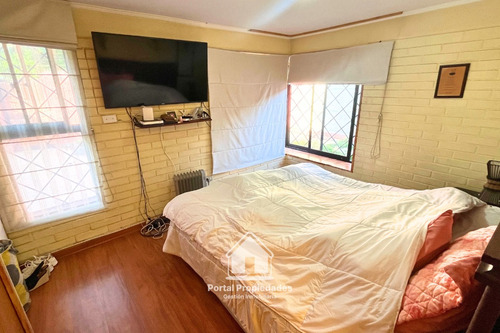 Amplia Casa, 4 Dormitorios, 3 Baños, Peñalolén