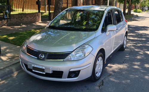 Nissan Tiida 1.8 Visia