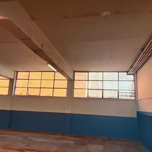 Bodega-galpón Y Oficina De Un Piso, 1.277 M² Útil Y Total