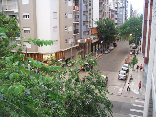 Imagen 4 de 9 de Departamento 2 Ambientes Con Dependencia A La Calle En Venta Mar Del Plata