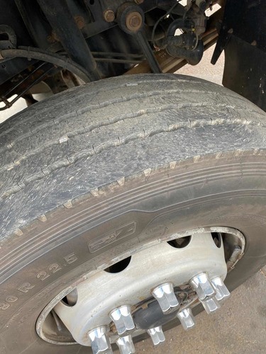 Imagem 3 de 6 de Mercedes Benz Axor 2035