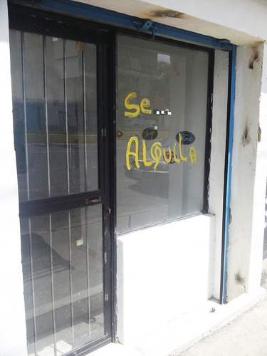 Imagen 2 de 5 de Febrero 22 Se Alquila Local 30m2 Av Universi. 04145951242 Francisco Rodriguez