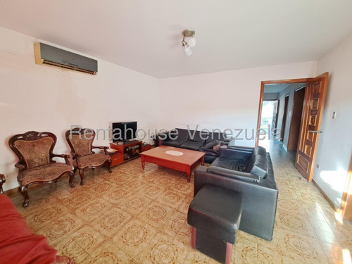 Luis Quiroz Vende Casa Con Amplio Metraje En El Trigal Norte Valencia, Ideal Para Ser Remodelada Lq 25-20597