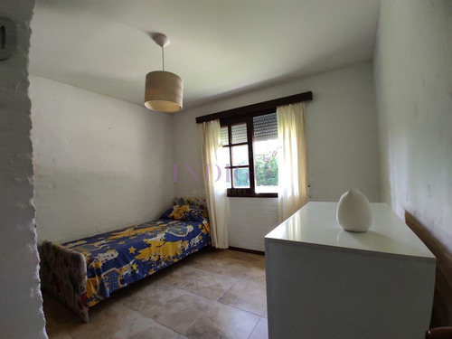 Imagen 16 de 30 de Casa Con 3 Dormitorios, 2 Baños Mas Dependencia, Piscina Y Parillero! - Punta Del Este Marly