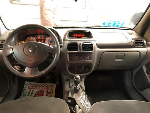 Clio Sedan Privilège 1.6 Flex Completo
