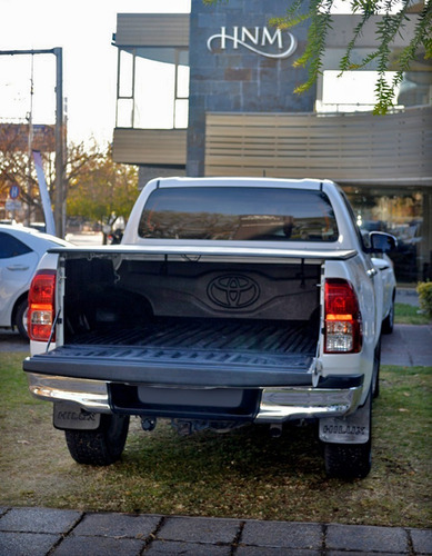 Imagen 6 de 16 de Toyota Hilux Srx At 4x4
