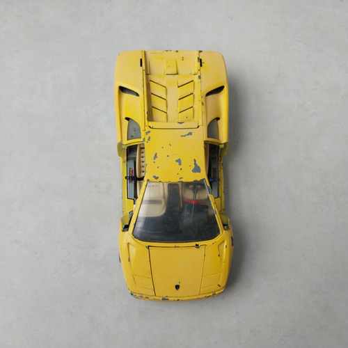 Bburago Lamborghini Diablo 1/18 Arrumar Diorama Oficina Amarelo (Usado)