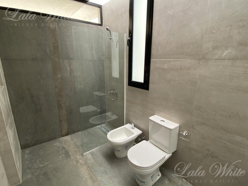 Casa En Venta En Lares De Canning