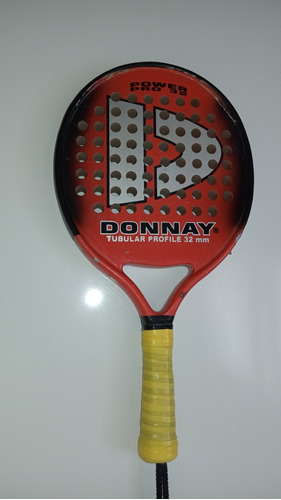 Paleta De Padel Donnay Con Detalles De Uso