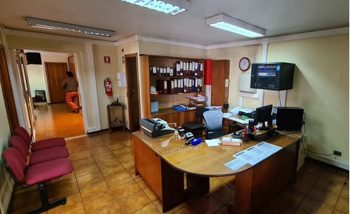 Imagen 1 de 18 de Gran Oficina En El Centro De Valparaiso
