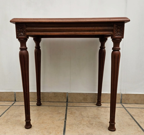 Elegante Mesa Auxiliar Cedro