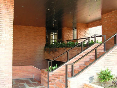 Imagen 3 de 11 de Local Para Oficina, Edificio Torre Trebol, Lomas Del Este, Alquila: Inmobiliaria Manrivoli Telef 0424-4350491