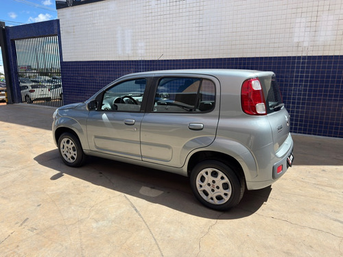 Fiat Uno Vivace 1.0 8V (Flex) 4p