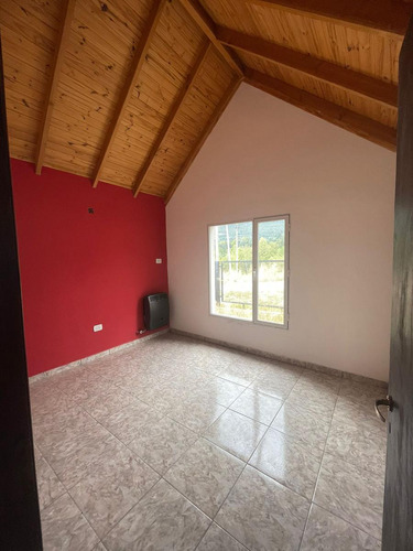 Casa En Venta - 2 Dormitorios 1 Baño - Cochera - 330mts2 - El Bolsón, Río Negro