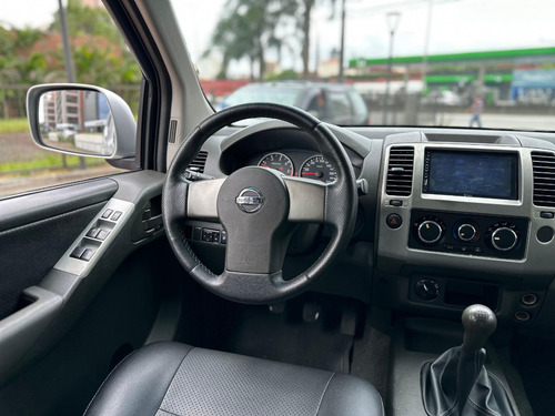 Nissan Frontier 2.5 S Cab. Dupla 4x4 4p