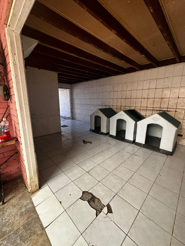 Casa En Venta En Los Ministros, Barrio Las Rosas. Maipú