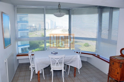 Apartamento En Brava, 2 Dormitorios -ref:5924