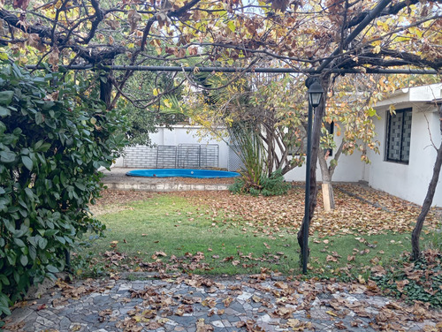 Gran Casa Comercial En El Mejor Sector De Ñuñoa