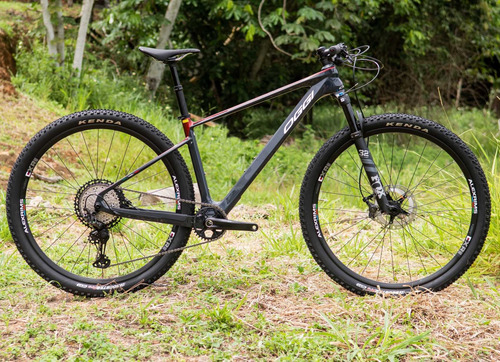 Bicicleta Oggi 29 Carbono Agile Pro Xt 12v 2024
