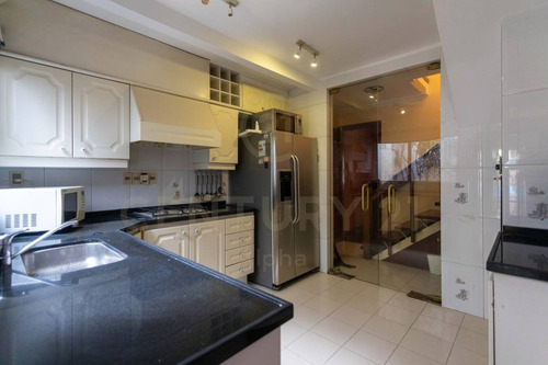 Imagen 9 de 18 de Casa Única En Pocitos Con 3 Dormitorios, Gran Garage Y Hermosa Piscina
