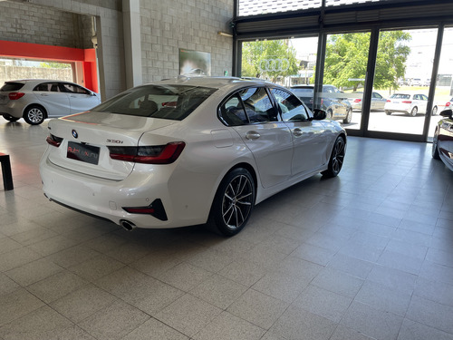 BMW Serie 3 3.0 330i Sedan Sport Line 252cv