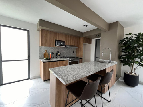 Casa En Tizayuca De 3 Recamaras, Con Terraza Y Alberca En Amenidades, Agende Su Cita, Sera Un Placer Atenderlos.