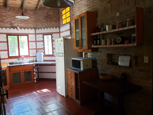 Gran Casco Con Vivienda De 5 Dormitorios 3 Baños, Pileta , 34 Hectareas,