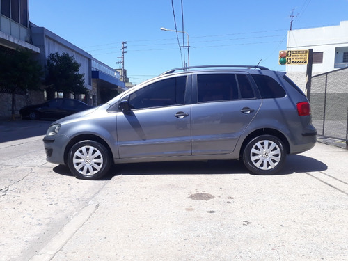 Volkswagen Suran Comfotline 1.6 2011 Vendo Permuto Financio
