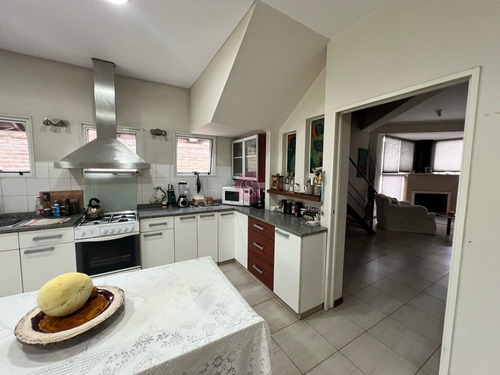 Casa En Venta En Champagnat, Pilar, G.b.a. Zona Norte