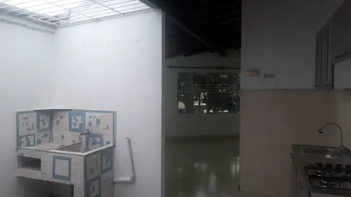 Se Arrienda Amplio Apartaestudio En Laureles - Estado (medellín)