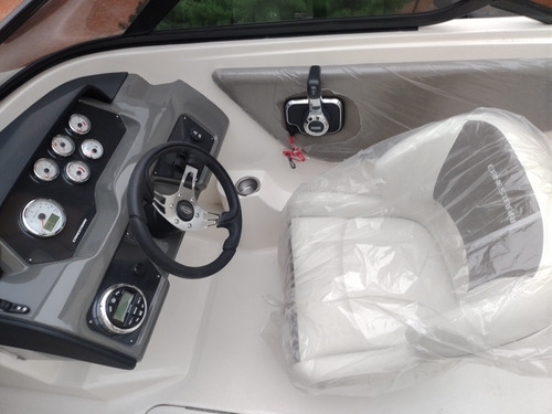 Imagen 2 de 24 de Canestrai 208 Con Volvo 200 V6